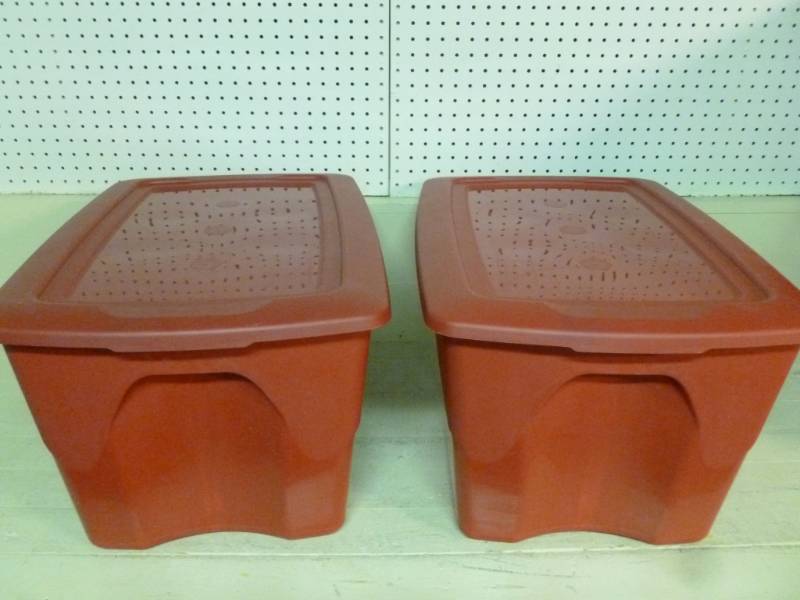 lot 356 image: Storage Totes