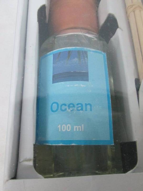 lot 30 image: Oil Diffuser With Sticks