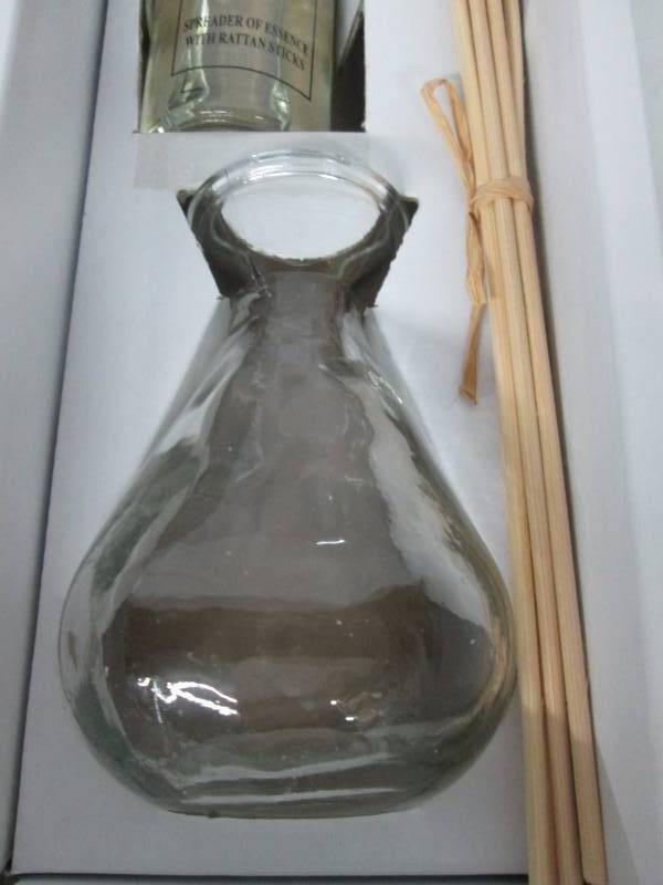 lot 38 image: Glass Oil Diffuser