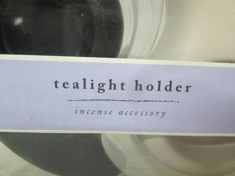 lot 47 image: Ying Yang Tea Light Set