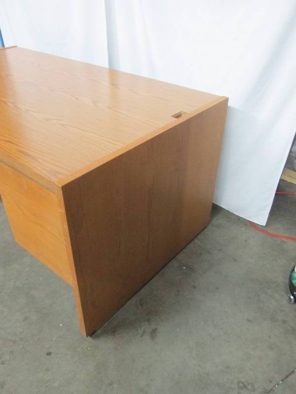 lot 13 image: Large Oak Office Desk