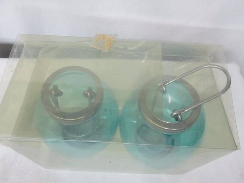 lot 75 image: 2 - Glass Candle Holders