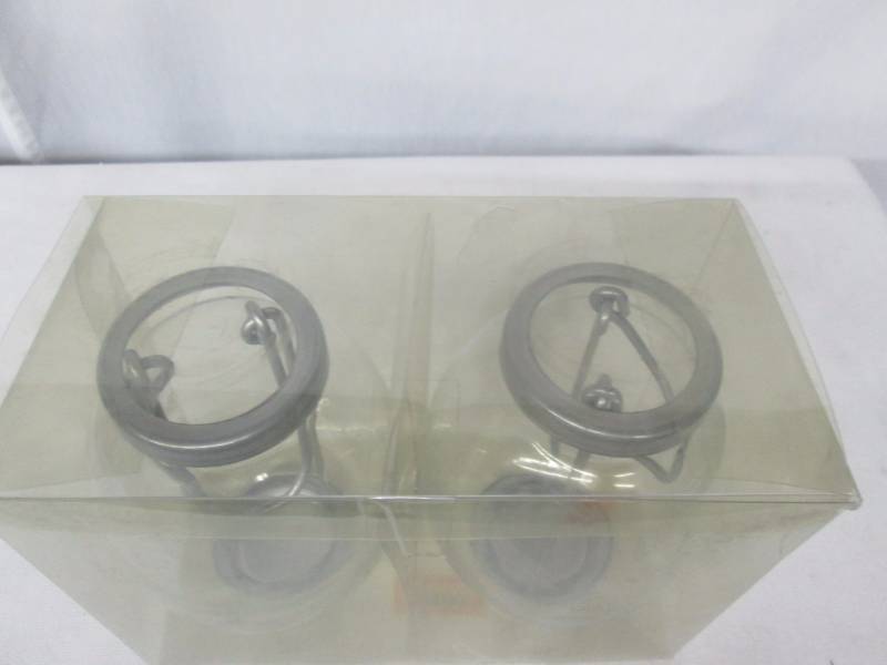 lot 78 image: 2 - Glass Candle Holders