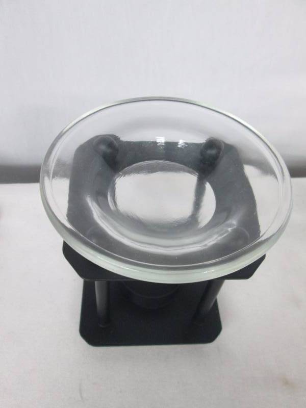 lot 82 image: Tea Candle Oil Burner
