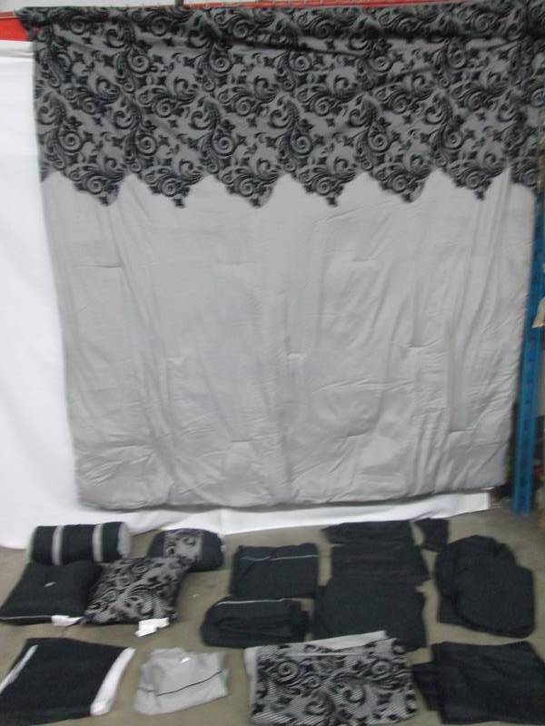 lot 15 image: Danity 30-pc. Bedroom Super Set - Queen