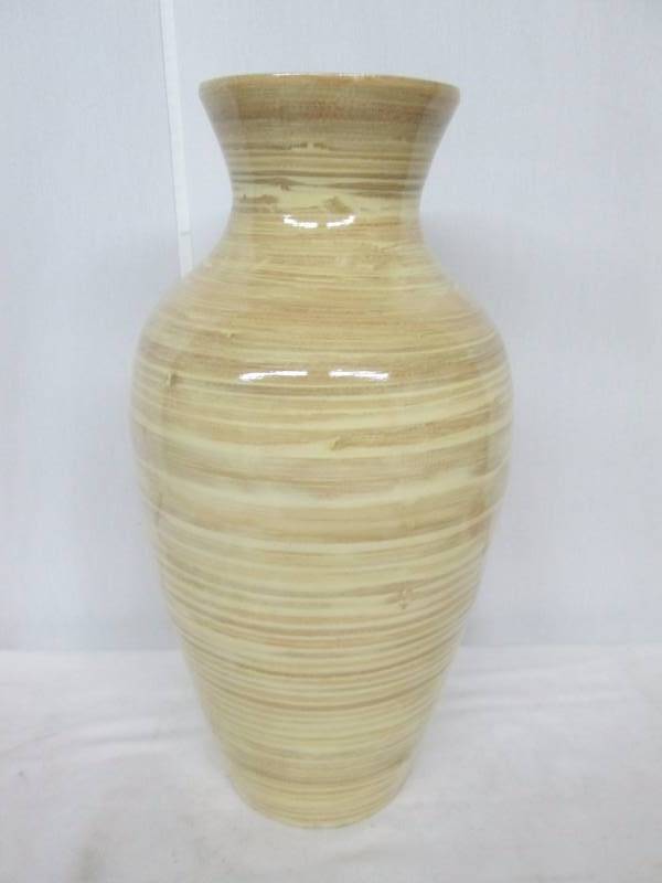 lot 49 image: Tan Bamboo Vase