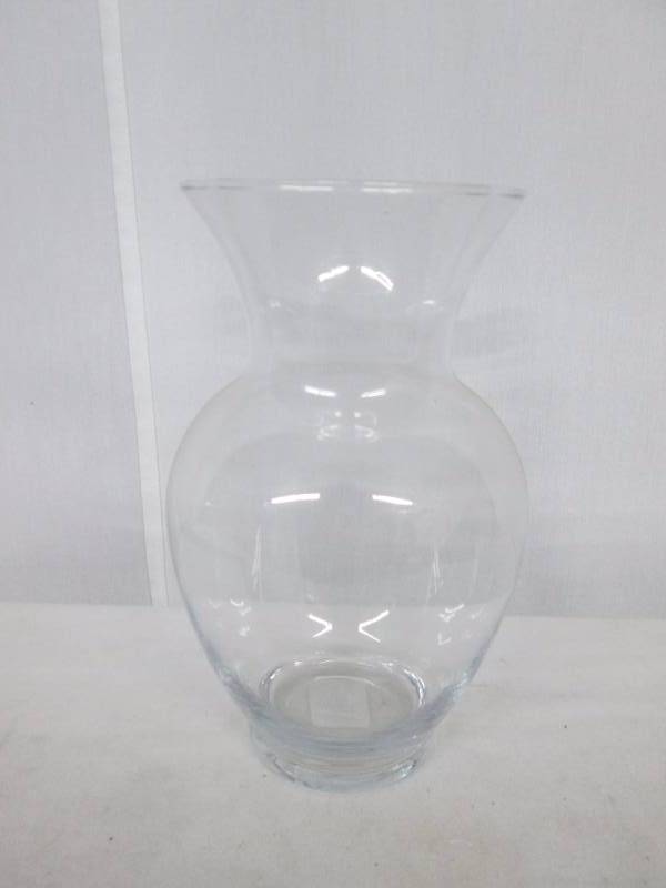 lot 53 image: Hosley Glass Vase