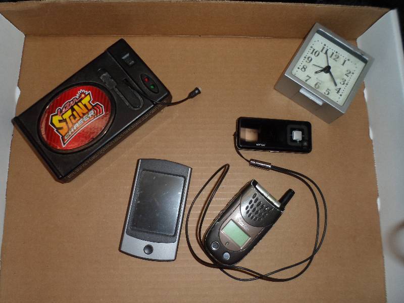lot 9 image: Misc. Electronics Lot & Alarm Clock