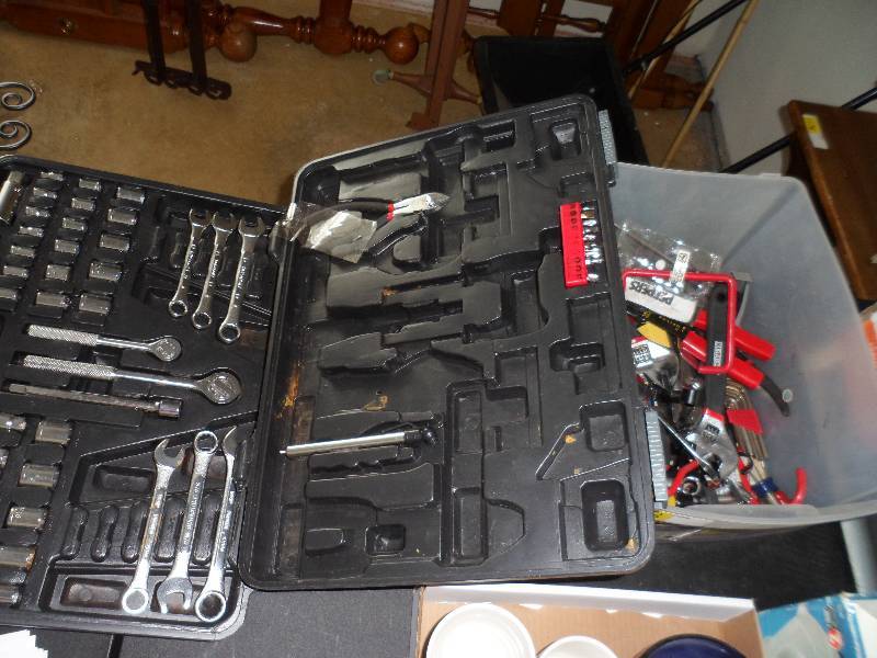 lot 18 image: Tool Lot