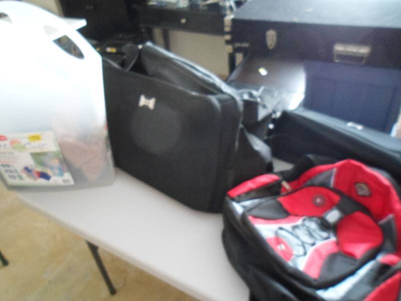 lot 33 image: Bag Lot