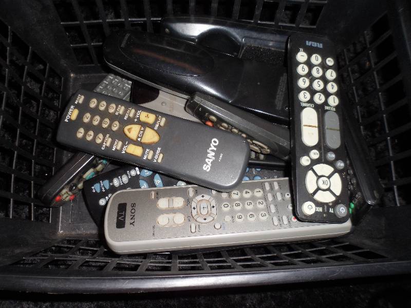 lot 39 image: Tub of Remotes