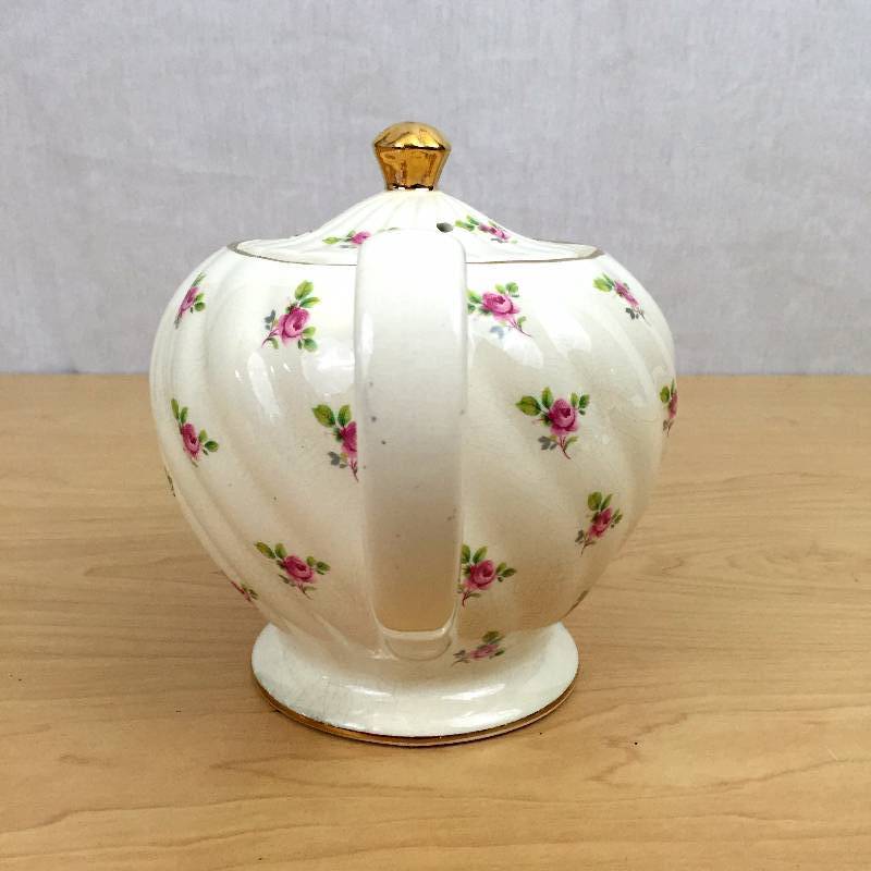 lot 18 image: Vintage teapot Sadler England white swirl with roses gold trim - Beautiful No Chips but has crazing due to age...