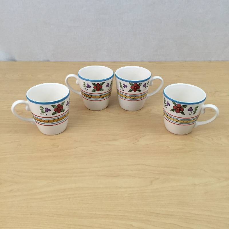 lot 22 image: 4 Tabletops Gallery Hand Painted & Hand Crafted Beautiful Cafe Mugs Catania