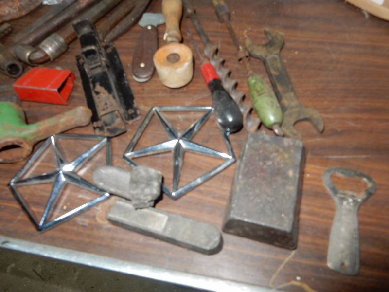 Misc. old tools as pictured.. Note the vintage OIL CAN