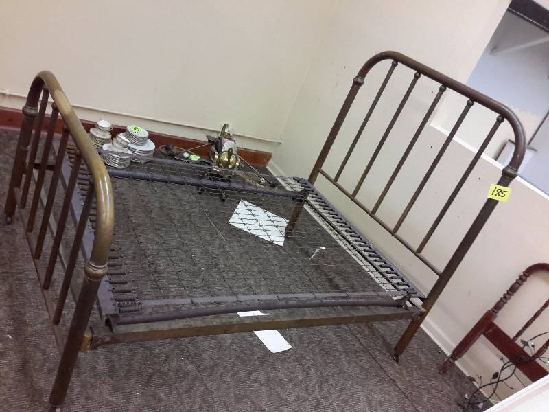 Very nice Brass Bed, 34 size