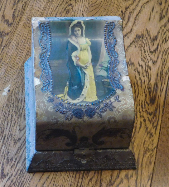 Vintage victorian box for vanity may have held vanity items