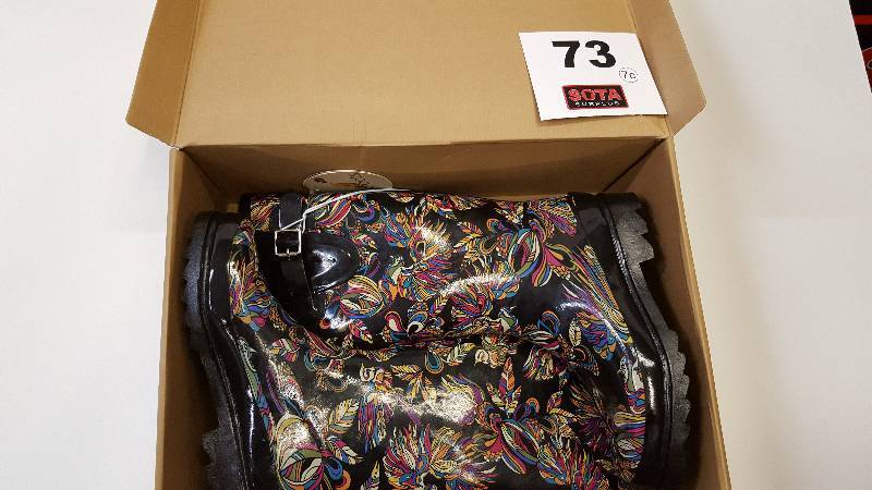 THE SAK FUR LINED RAINBOOTS SZ 6