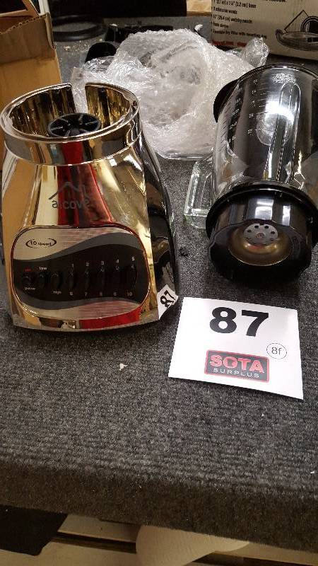 lot 87 image: alcove 500-Watt 10-Speed Blender
