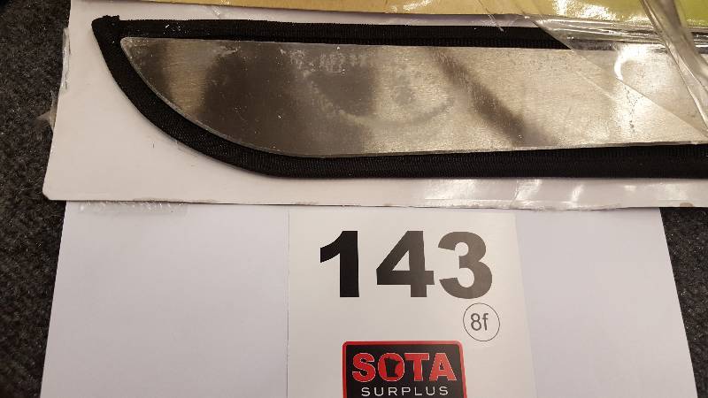lot 143 image: COGHLANS 18 MACHETE WCASE BLACK