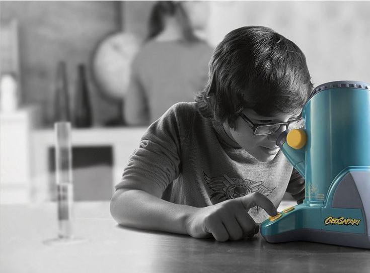 lot 203 image: GeoSafari Talking Microscope