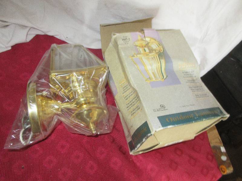 1607-2 8 12 X 4 12 SOLID BRASS LIGHT