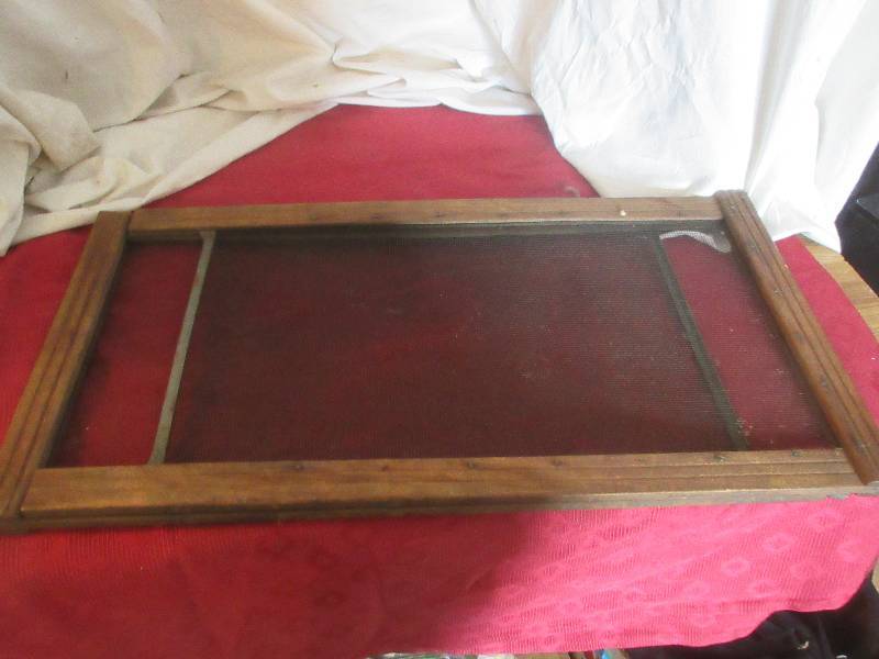 VINTAGE WINDOW SCREEN