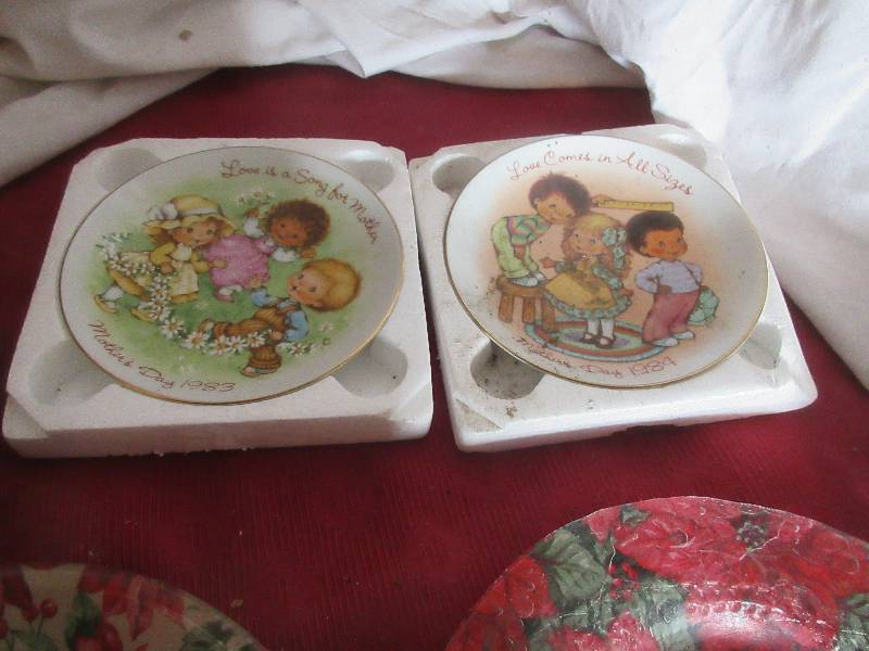 COLLECTIBLE GLASS WEAR