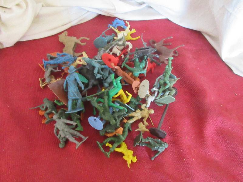 COLLECTIBLE TOYS
