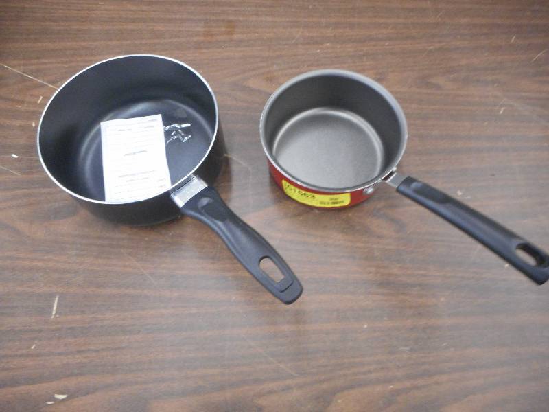 (2) BOILING POTS