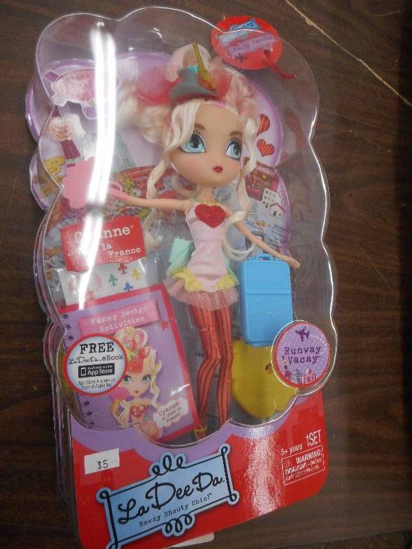 LA DEE DA ROWDY SHOUTY CHIC TOY DOLL