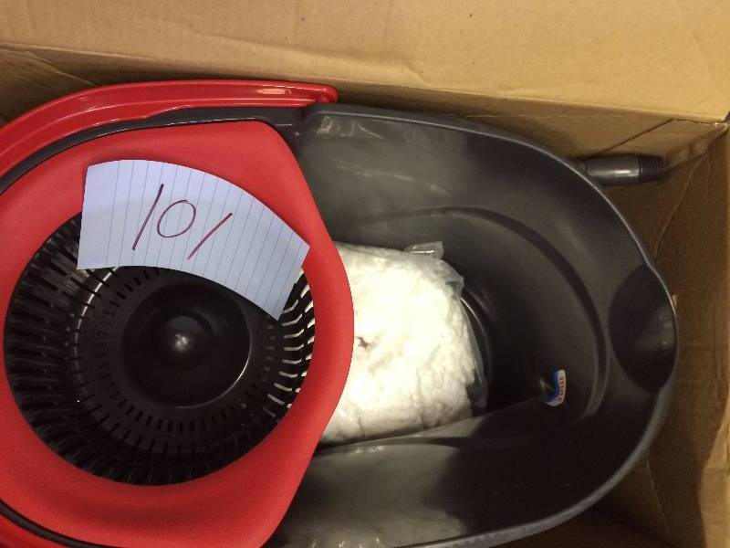 O Cedar Easywring Mop New- bucket has a dent on the side but is not broken
