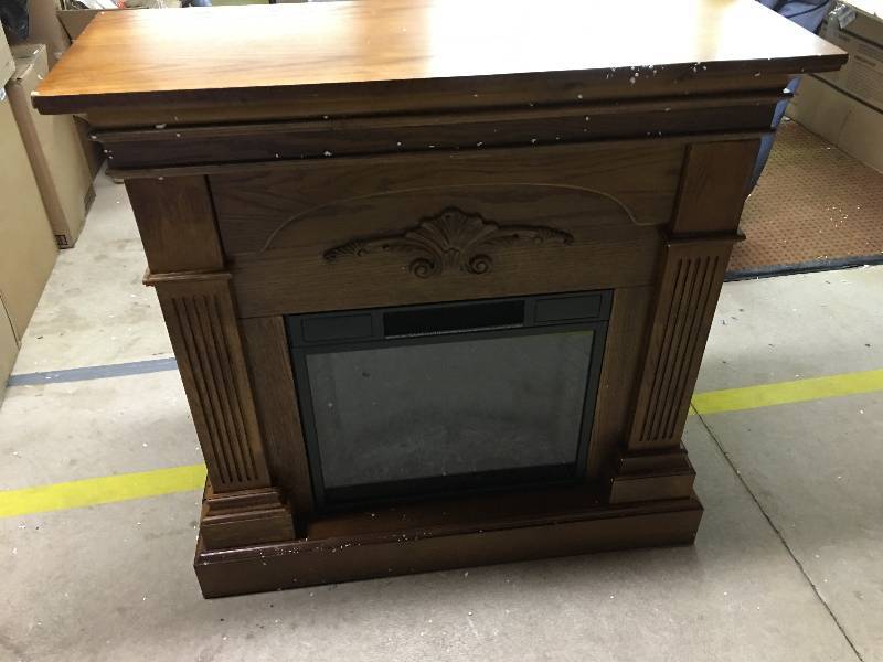 Oak Fireplace Mantel wElectric Insert Retail $550