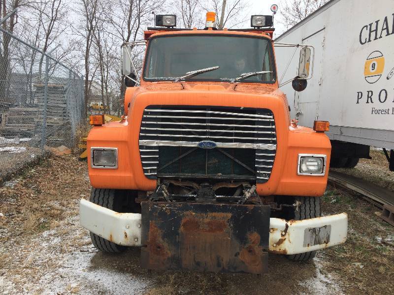 1989 Diesel Ford L8000 Salt Truck
