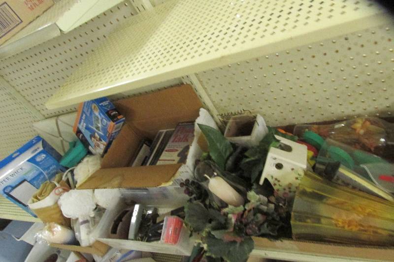 Lot of assorted household items...