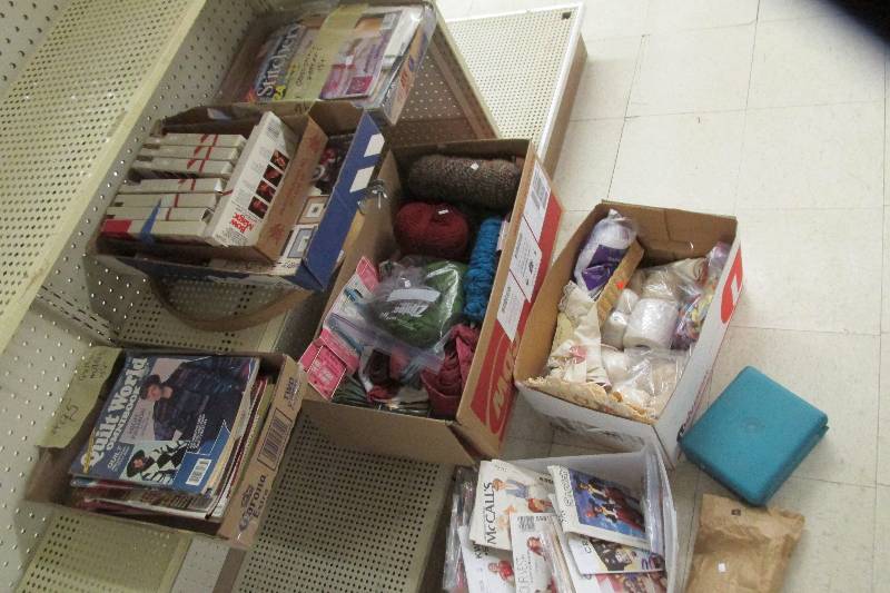 Lot of yarn, material and craft ite...
