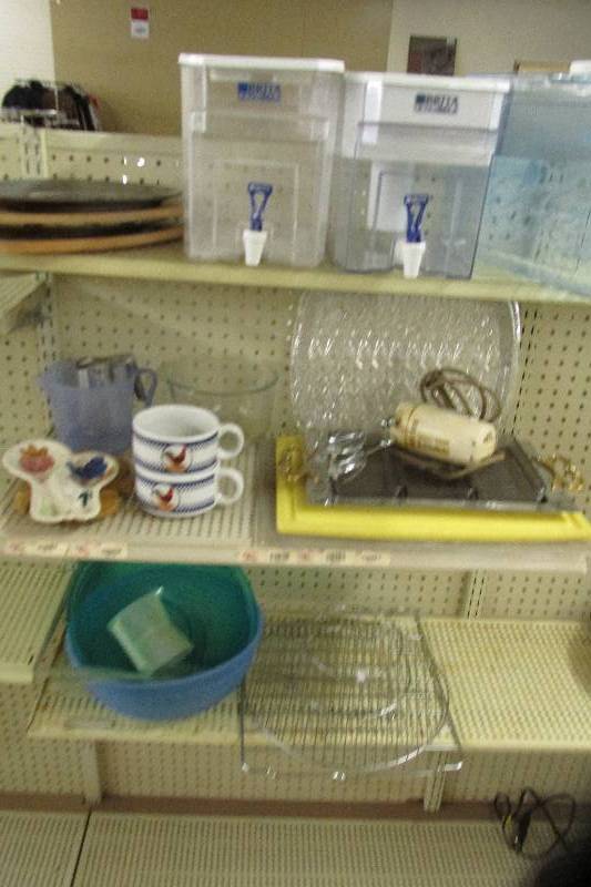 Water jugs, hot plates and more kit...