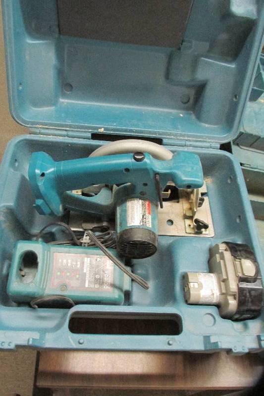 Battery operated Makita skill saw...