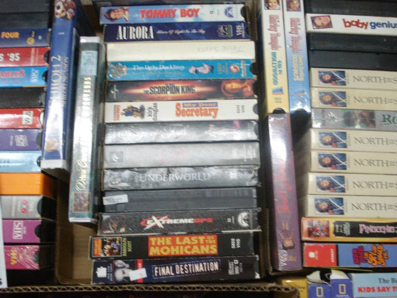 Lot of VHS Movies, see all photos f...