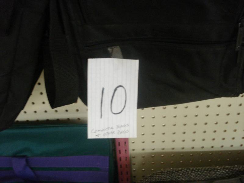 Lotof Holiday dcor and linens...
