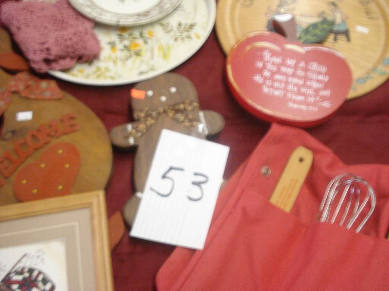 Lot of decorative items great for r...