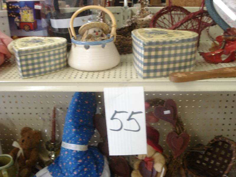 Lot of decorative items...