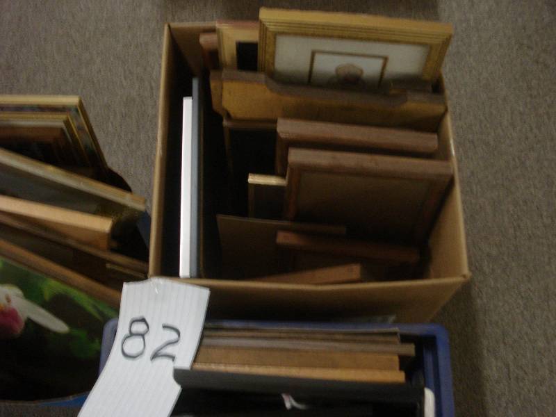 Lot of pictures and frames...