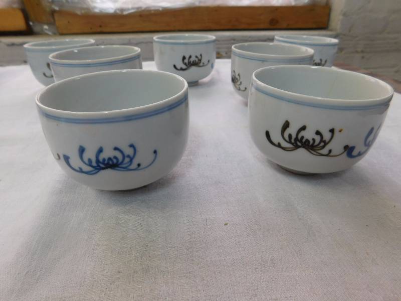 7 vintage tea bowls