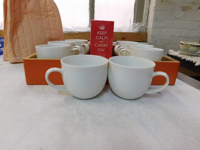 Here is a nice tea set
