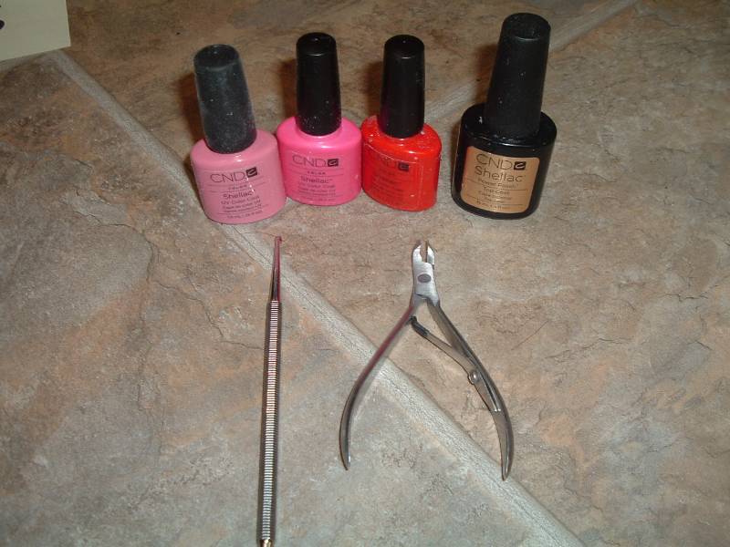 Shellac Polishes and two tools