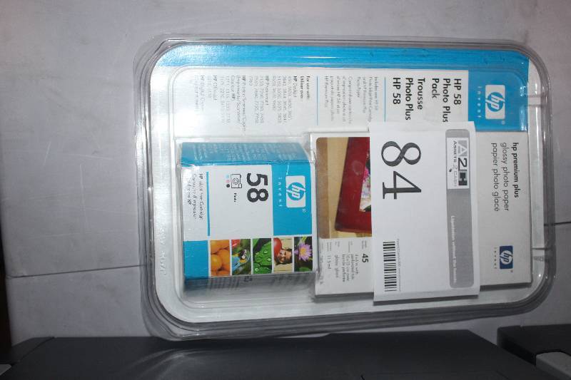 lot 84 image: HP Ink Cartridge 58 with 45 - 4x6 glossy paper