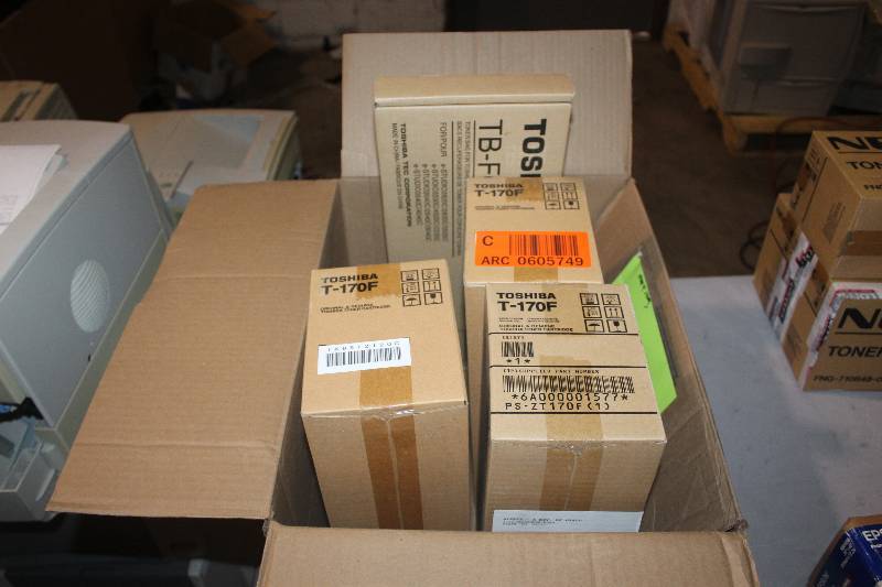 lot 127 image: Box Lot Toshiba Ink Toner Cartridge