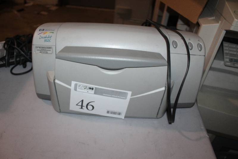 lot 46 image: HP Color DeskJet 932C Printer