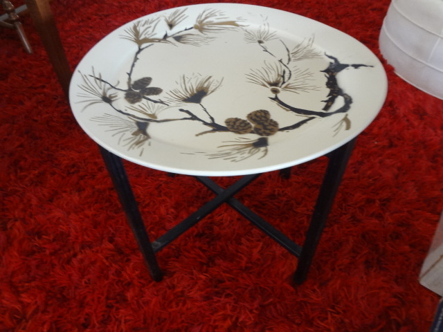 lot 67 image: Unique TableTray