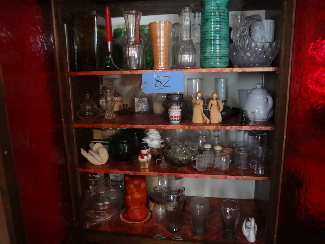 lot 82 image: 4 Shelves of Glassware, vases, coke,Crystal